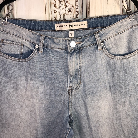 Ashley Mason Light Wash Straight Leg Raw Hem Crop Jeans Size 15 - Picture 4 of 9